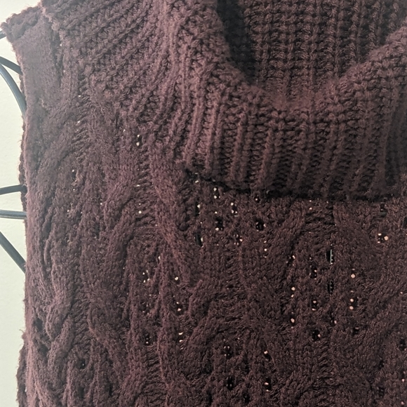 Joseph A plum knit sweater - Picture 2 of 5